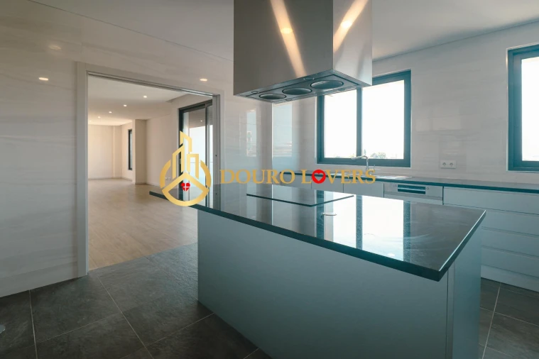 Apartamento T4 para Venda em Cedofeita, Santo Ildefonso, Sé, Miragaia, São Nicolau e Vitória Foto 6