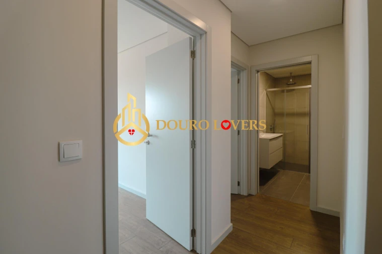 Apartamento T3 para Venda em Cedofeita, Santo Ildefonso, Sé, Miragaia, São Nicolau e Vitória Foto 12