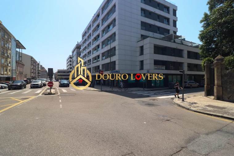 Apartamento T3 para Venda em Cedofeita, Santo Ildefonso, Sé, Miragaia, São Nicolau e Vitória Foto 5