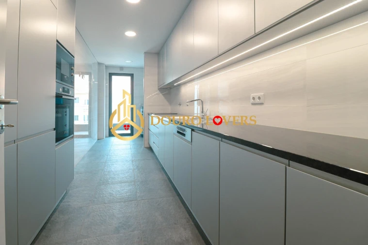 Apartamento T3 para Venda em Cedofeita, Santo Ildefonso, Sé, Miragaia, São Nicolau e Vitória Foto 6