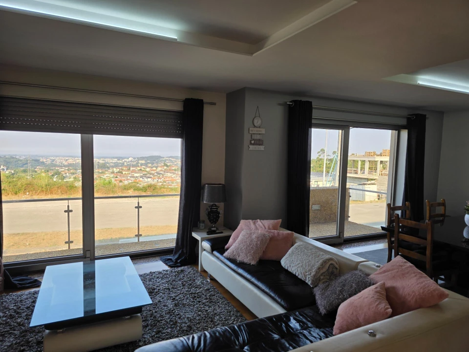 Moradia T6 para Venda em Escapães Foto 10