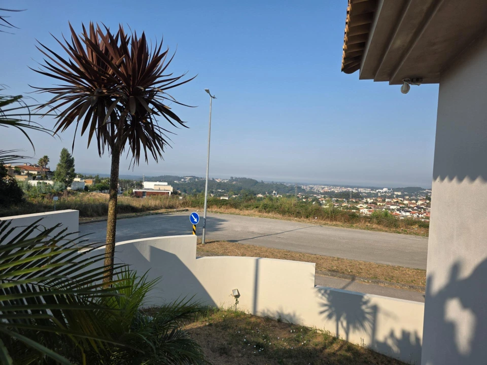 Moradia T6 para Venda em Escapães Foto 38