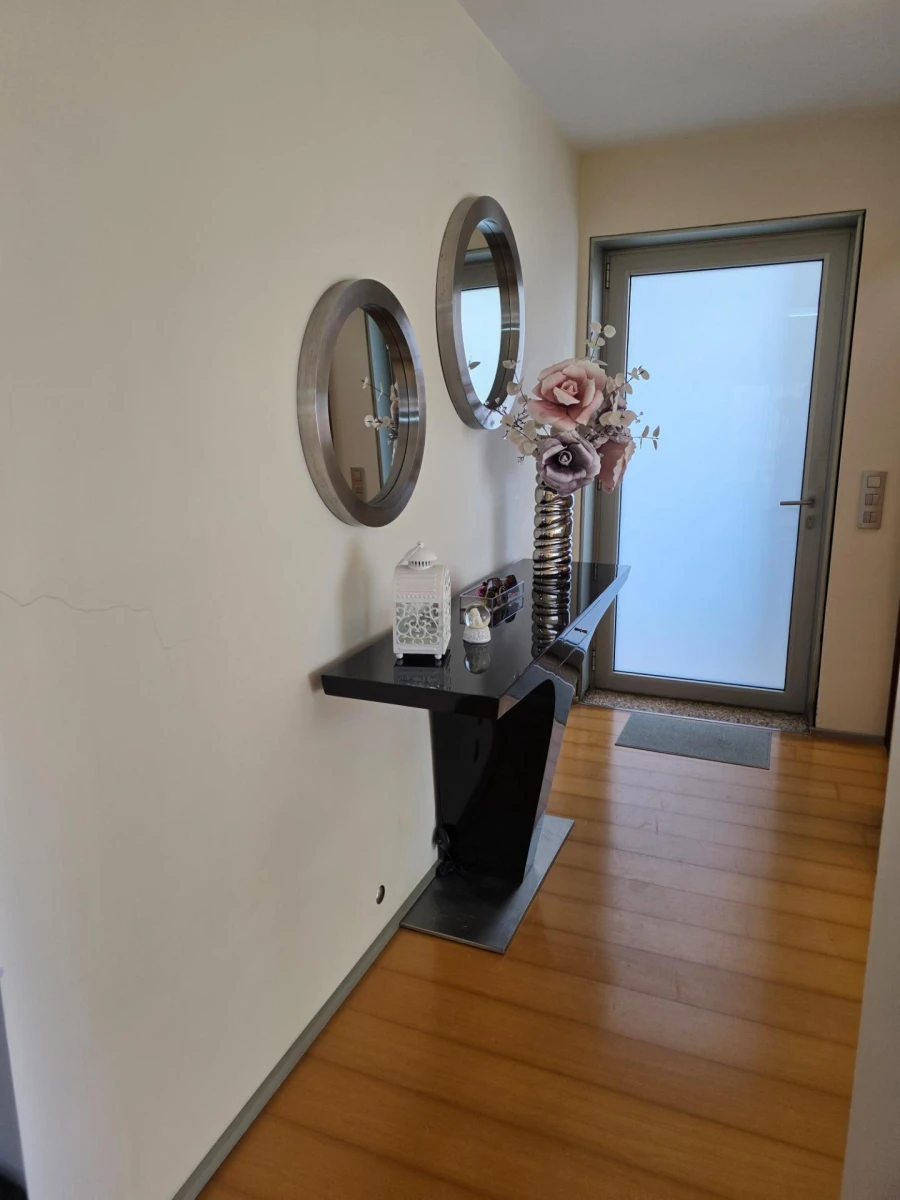 Moradia T6 para Venda em Escapães Foto 4