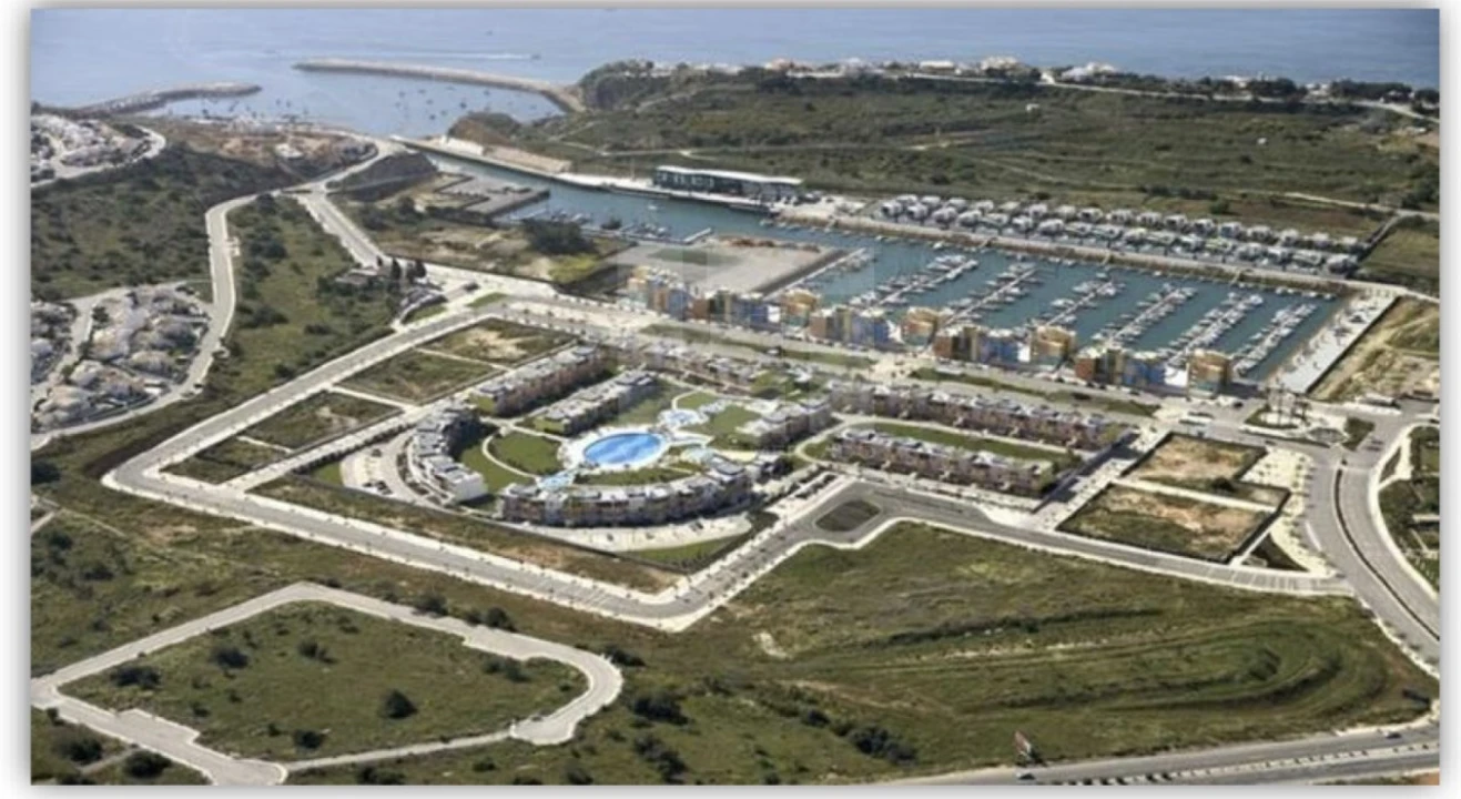 Negócio para Venda em Albufeira e Olhos de Água Foto 1