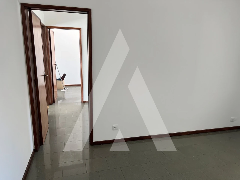 Moradia T4 para Venda em São Bernardo Foto 5