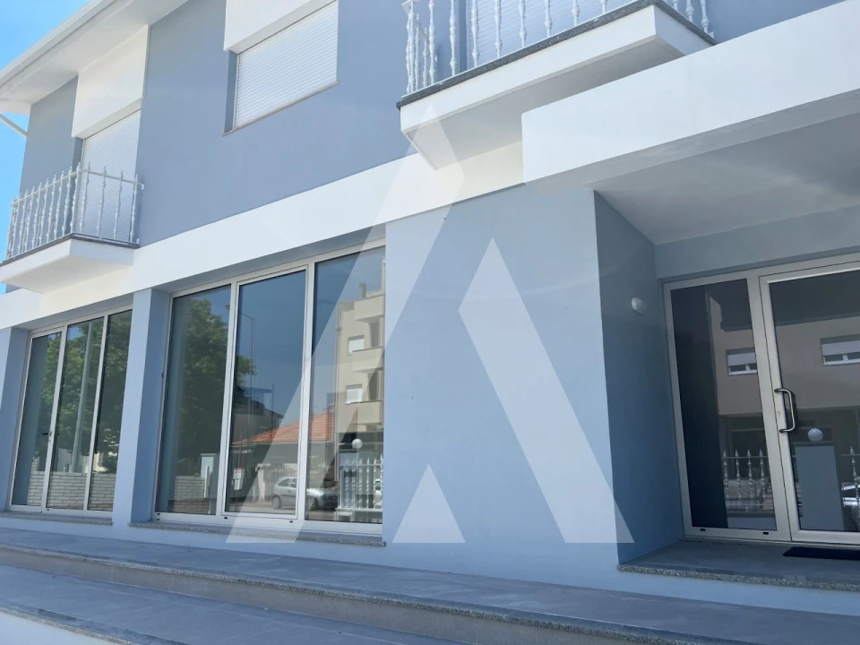 Moradia T4 para Venda em São Bernardo Foto 1