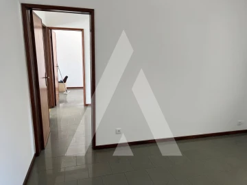 Moradia T4 para Venda em São Bernardo