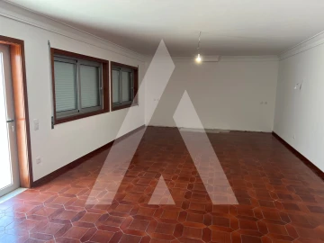 Moradia T4 para Venda em São Bernardo