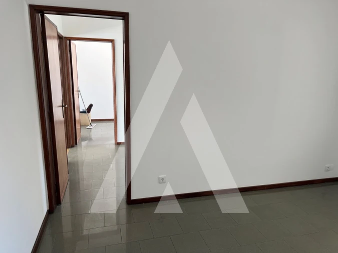 Moradia T4 para Venda em São Bernardo Foto 5