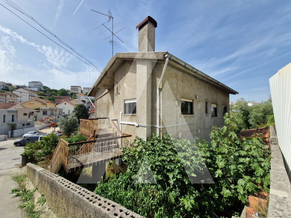 Moradia T5 para Venda em Santa Clara e Castelo Viegas Foto 1