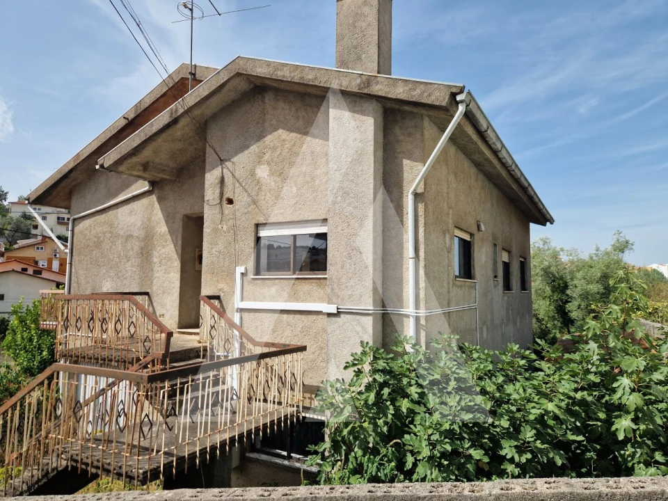 Moradia T5 para Venda em Santa Clara e Castelo Viegas Foto 3