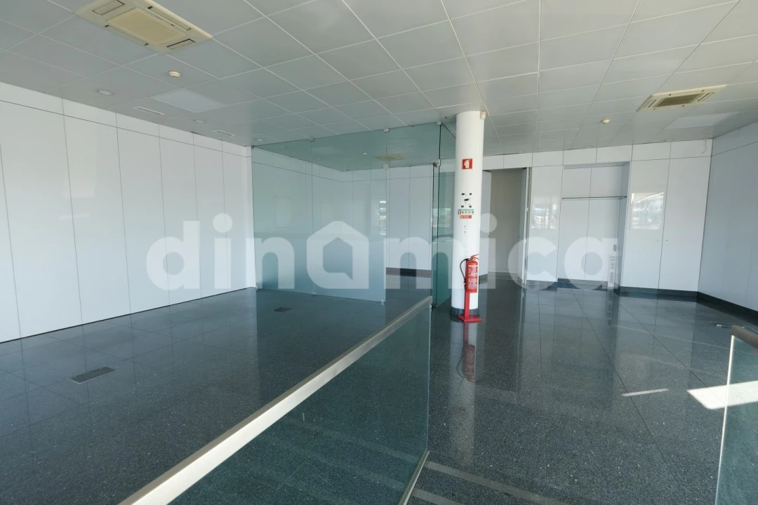 Loja para Arrendamento em Vila Nova de Famalicão e Calendário Foto 11