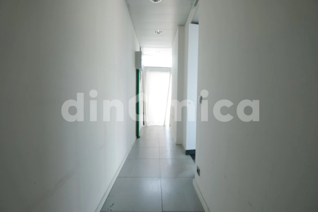 Loja para Arrendamento em Vila Nova de Famalicão e Calendário Foto 18