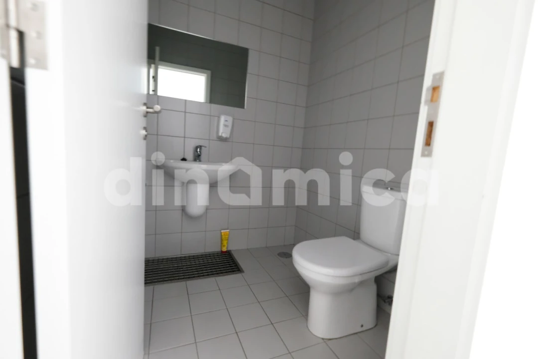 Loja para Arrendamento em Vila Nova de Famalicão e Calendário Foto 19