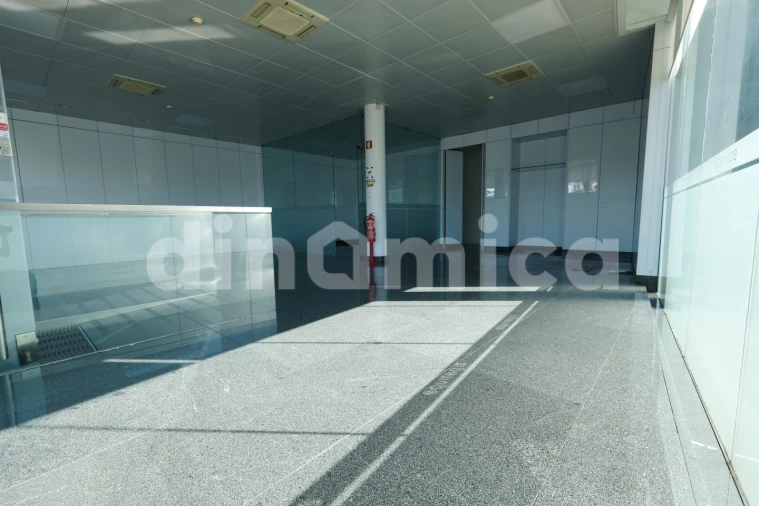 Loja para Arrendamento em Vila Nova de Famalicão e Calendário Foto 6