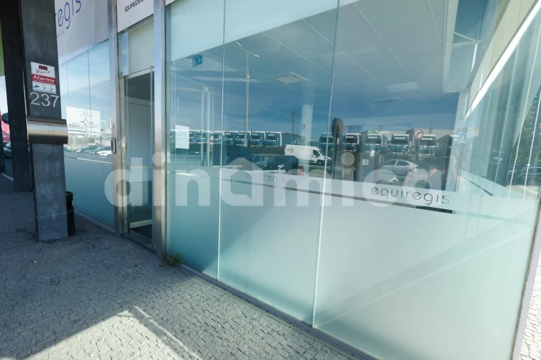 Loja para Arrendamento em Vila Nova de Famalicão e Calendário Foto 17