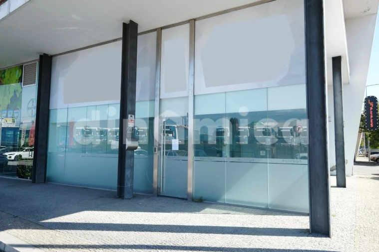 Loja para Arrendamento em Vila Nova de Famalicão e Calendário Foto 20