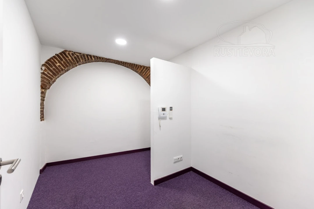 Loja para Arrendamento em Évora (São Mamede, Sé, São Pedro e Santo Antão) Foto 8