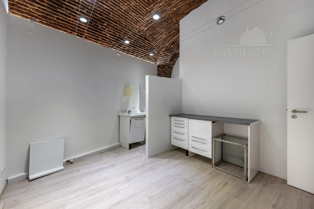 Loja para Arrendamento em Évora (São Mamede, Sé, São Pedro e Santo Antão) Foto 10