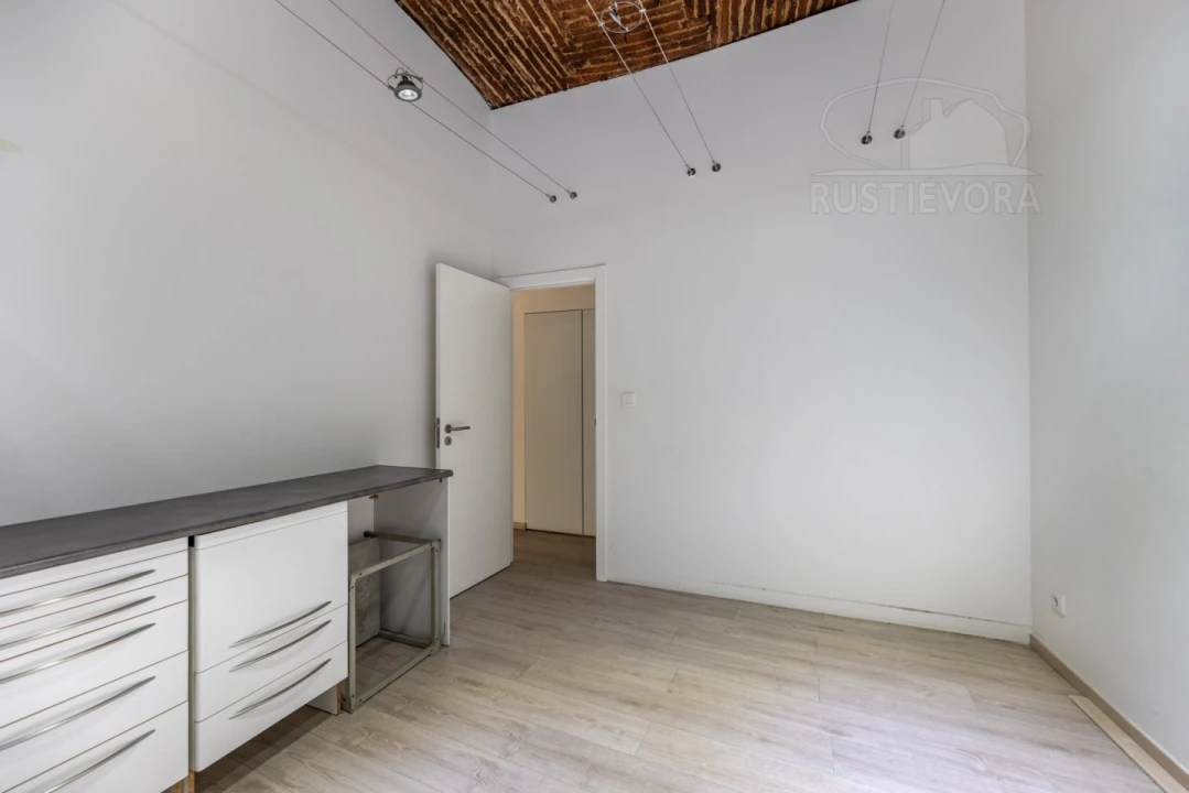 Loja para Arrendamento em Évora (São Mamede, Sé, São Pedro e Santo Antão) Foto 11