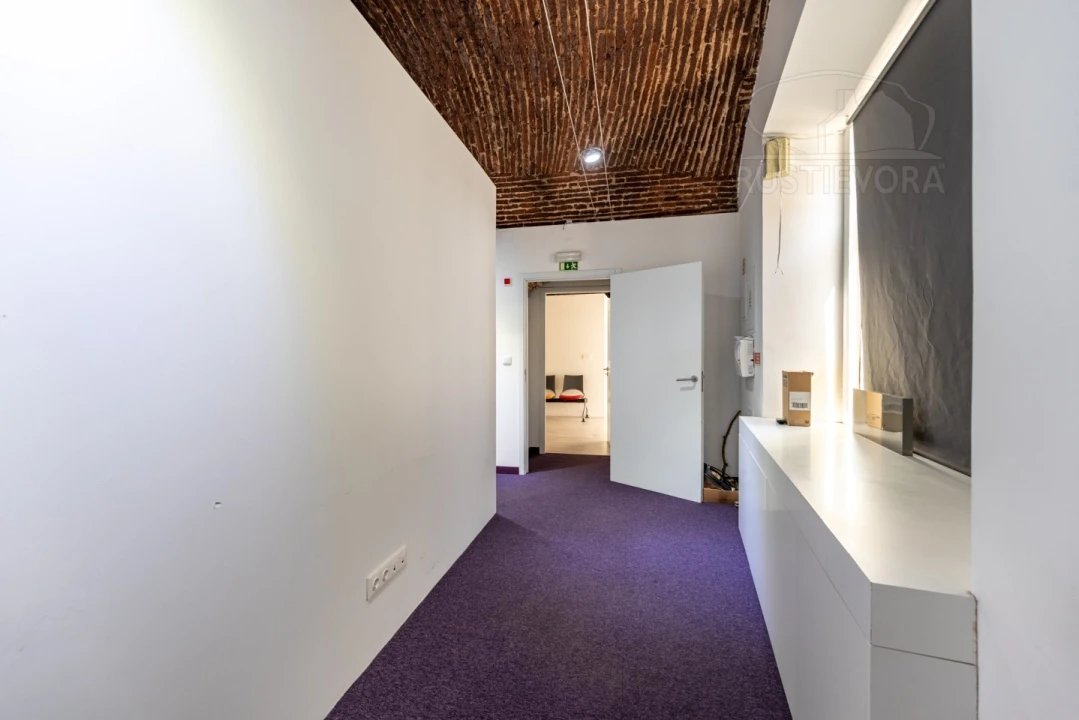 Loja para Arrendamento em Évora (São Mamede, Sé, São Pedro e Santo Antão) Foto 12