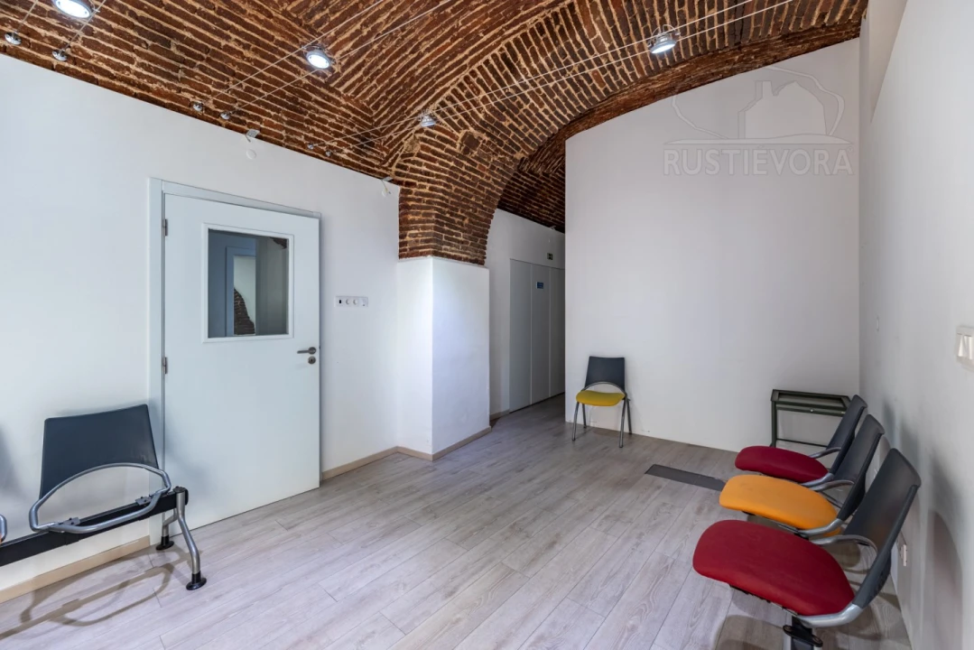 Loja para Arrendamento em Évora (São Mamede, Sé, São Pedro e Santo Antão) Foto 1