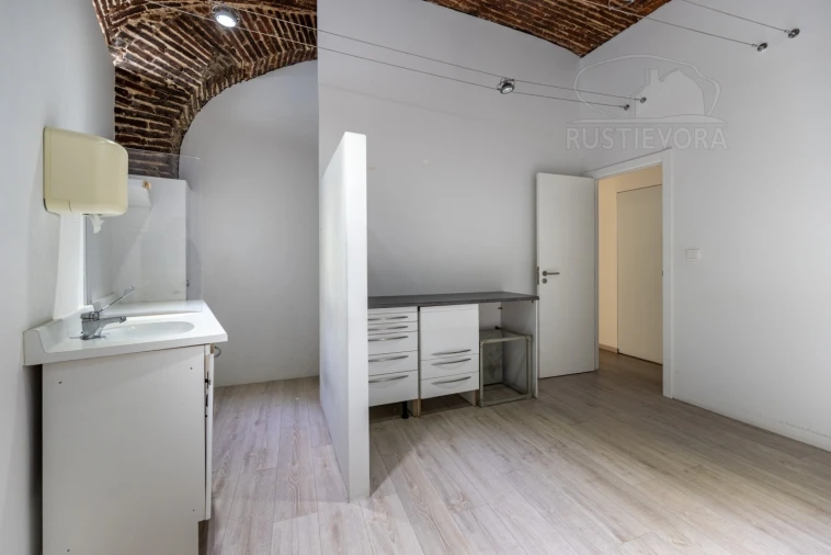 Loja para Arrendamento em Évora (São Mamede, Sé, São Pedro e Santo Antão) Foto 3