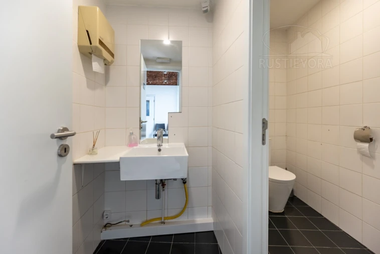 Loja para Arrendamento em Évora (São Mamede, Sé, São Pedro e Santo Antão) Foto 4