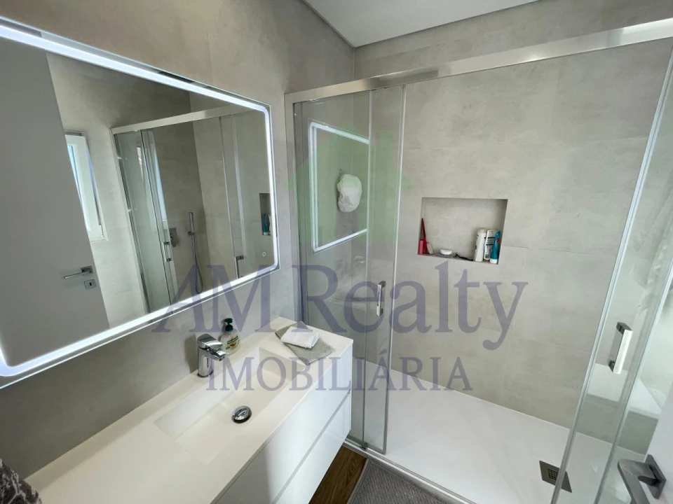 Apartamento T2 para Venda em Bombarral e Vale Covo Foto 4