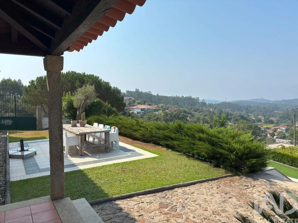 Moradia T4 para Venda em Esqueiros, Nevogilde e Travassós Foto 3