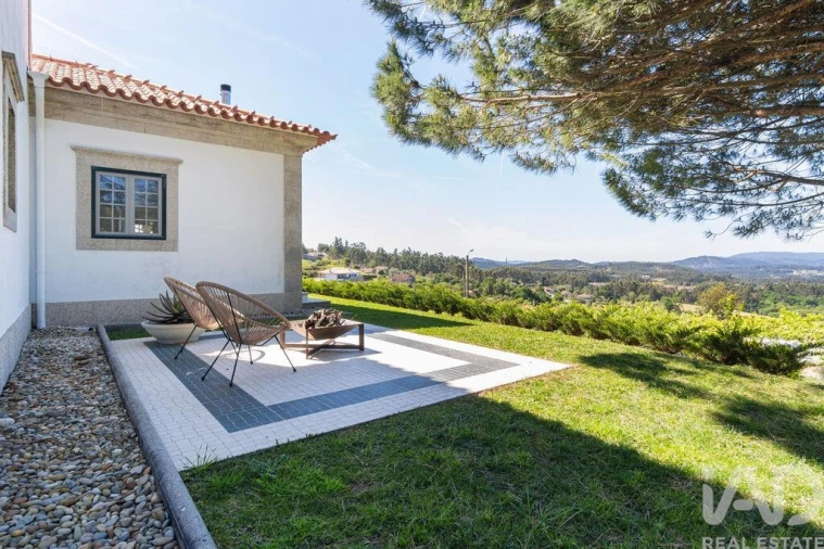 Moradia T4 para Venda em Esqueiros, Nevogilde e Travassós Foto 2