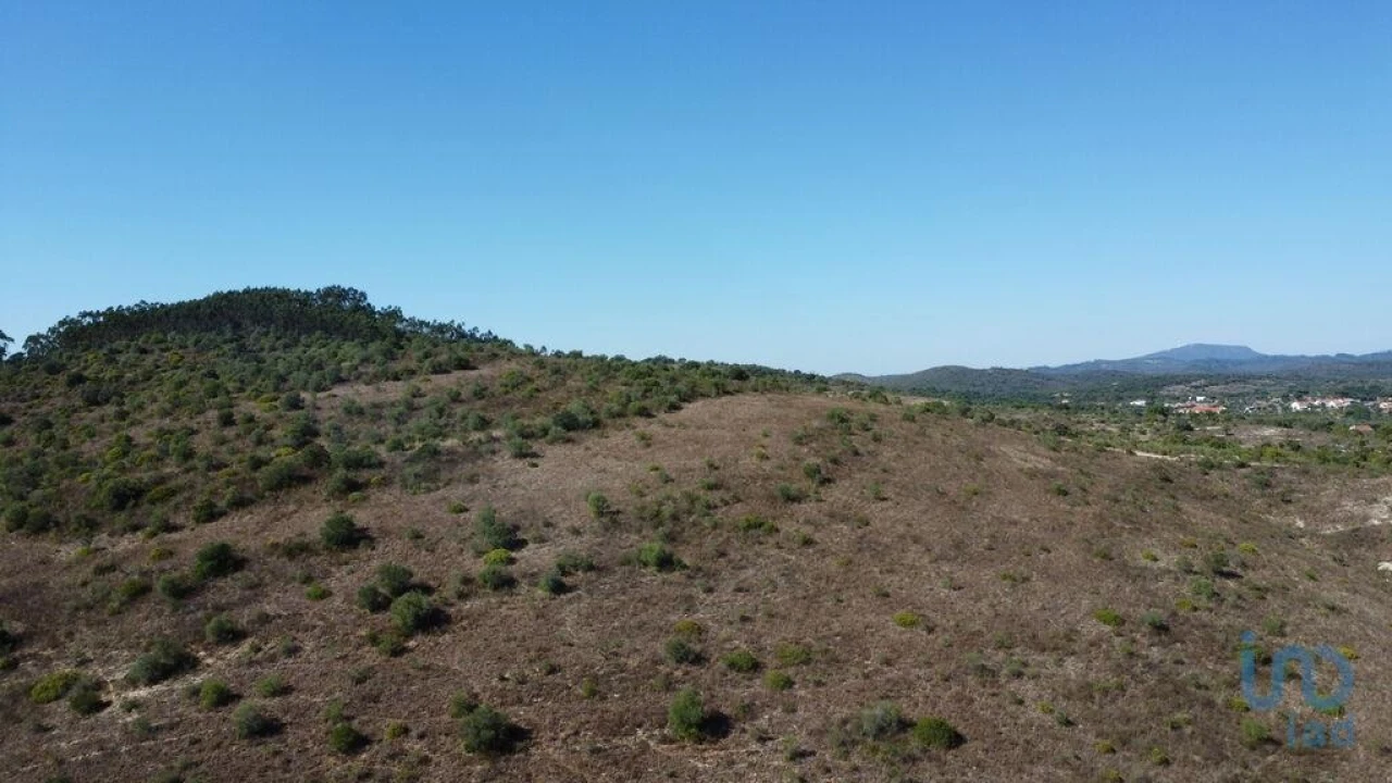 Terreno para Venda em Chãos Foto 1