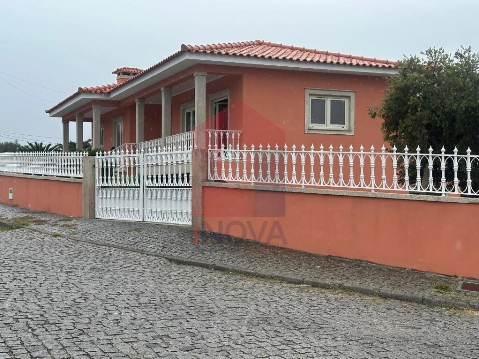 Moradia T3 para Venda em Nine Foto 26