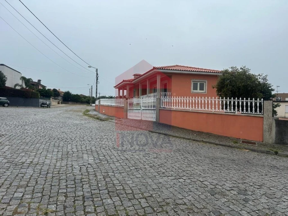 Moradia T3 para Venda em Nine Foto 27