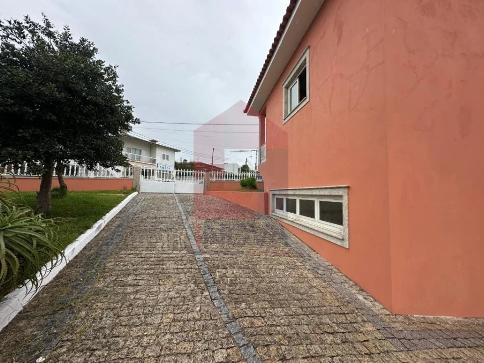 Moradia T3 para Venda em Nine Foto 23