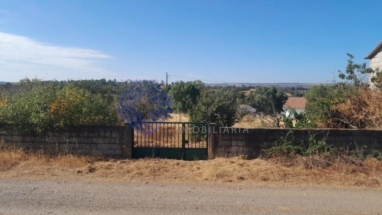 Terreno para Venda em Pinelo Foto 16