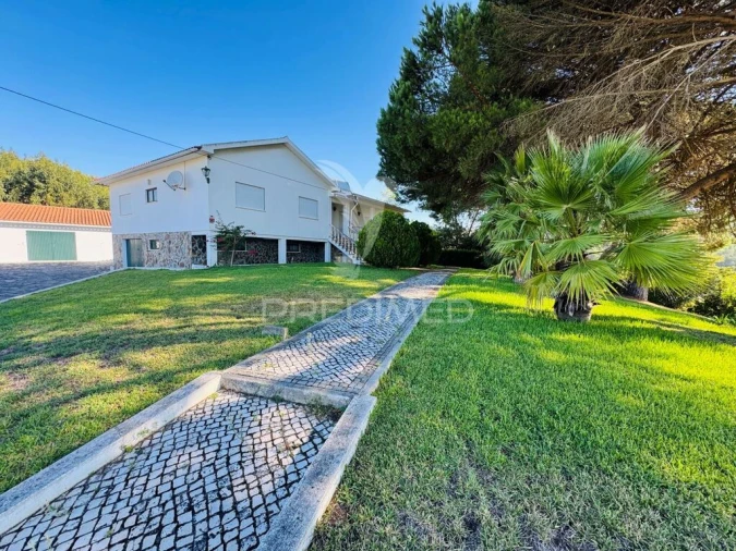 Moradia T6 para Venda em São João da Ribeira e Ribeira de São João Foto 1