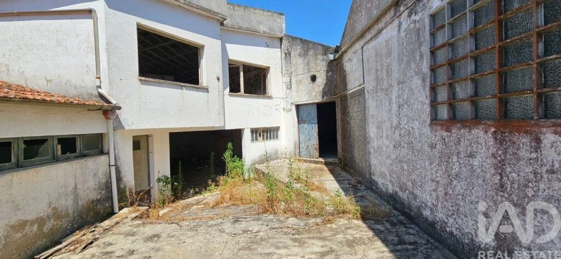 Loja para Venda em Minde Foto 1