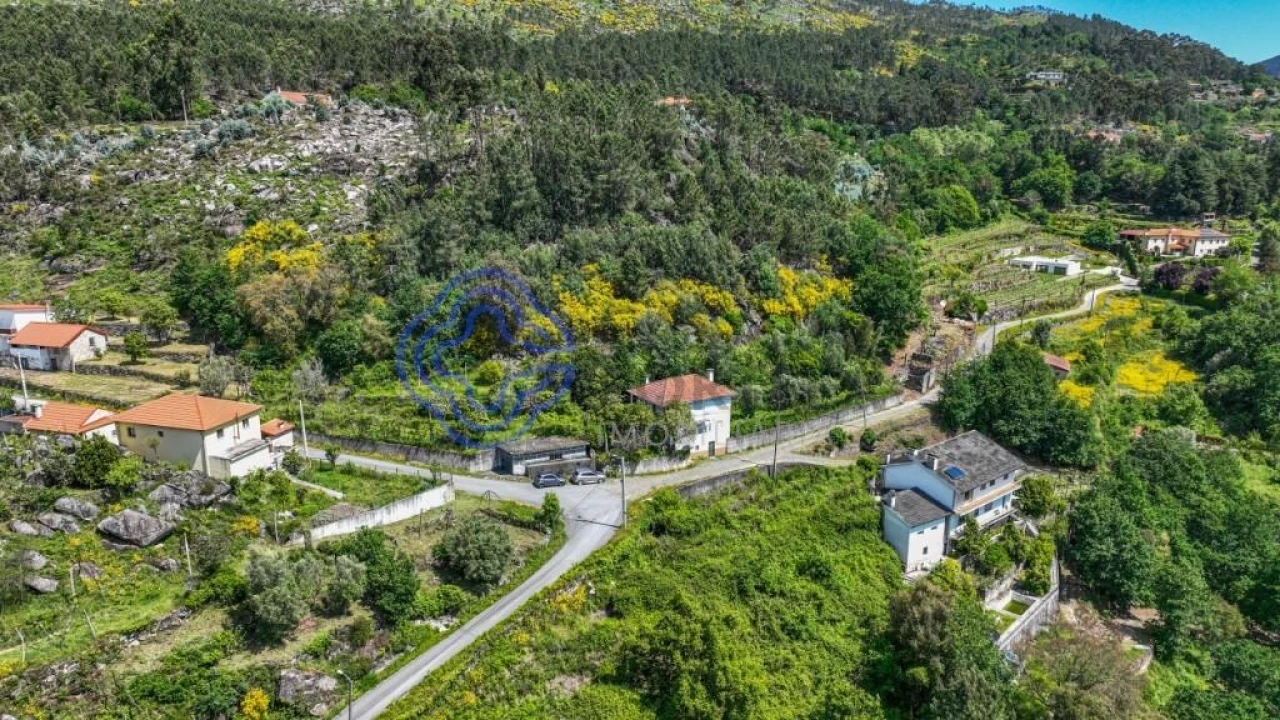 Moradia T3 para Venda em Vilar de Ferreiros Foto 4