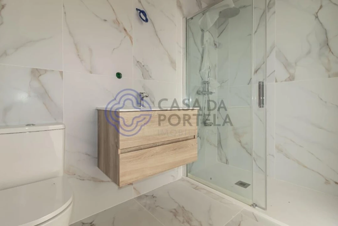 Apartamento T1 para Venda em Mozelos Foto 12