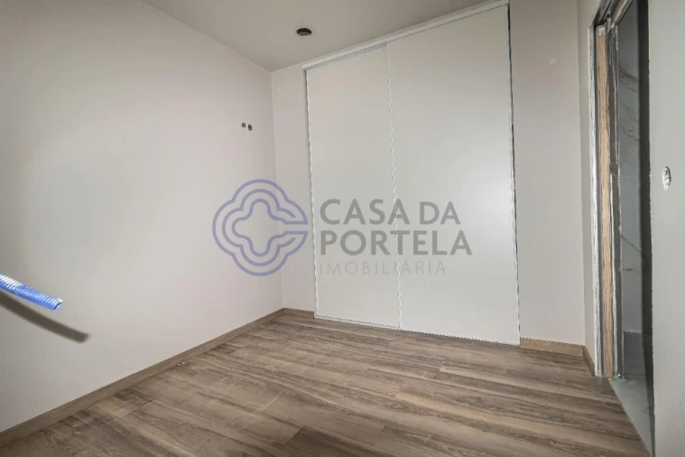Apartamento T1 para Venda em Mozelos Foto 6