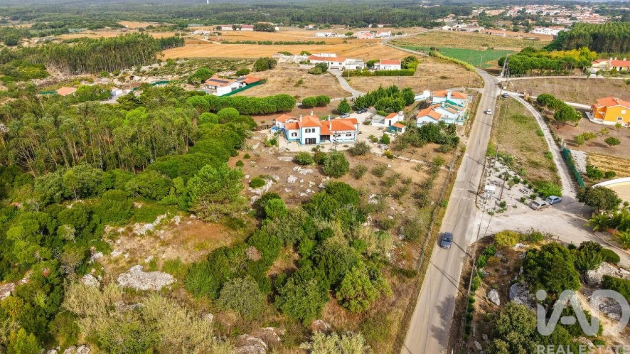 Moradia T4 para Venda em Reguengo Grande Foto 3