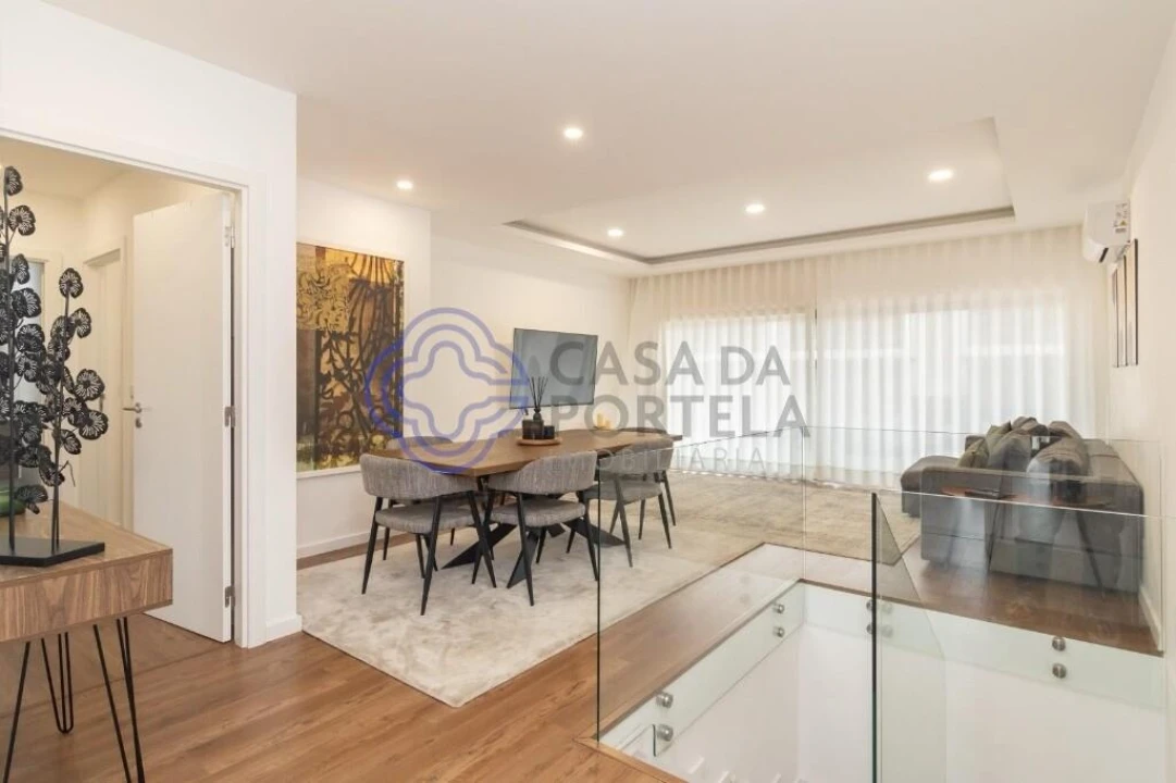 Apartamento T3 para Venda em Seixal, Arrentela e Aldeia de Paio Pires Foto 3