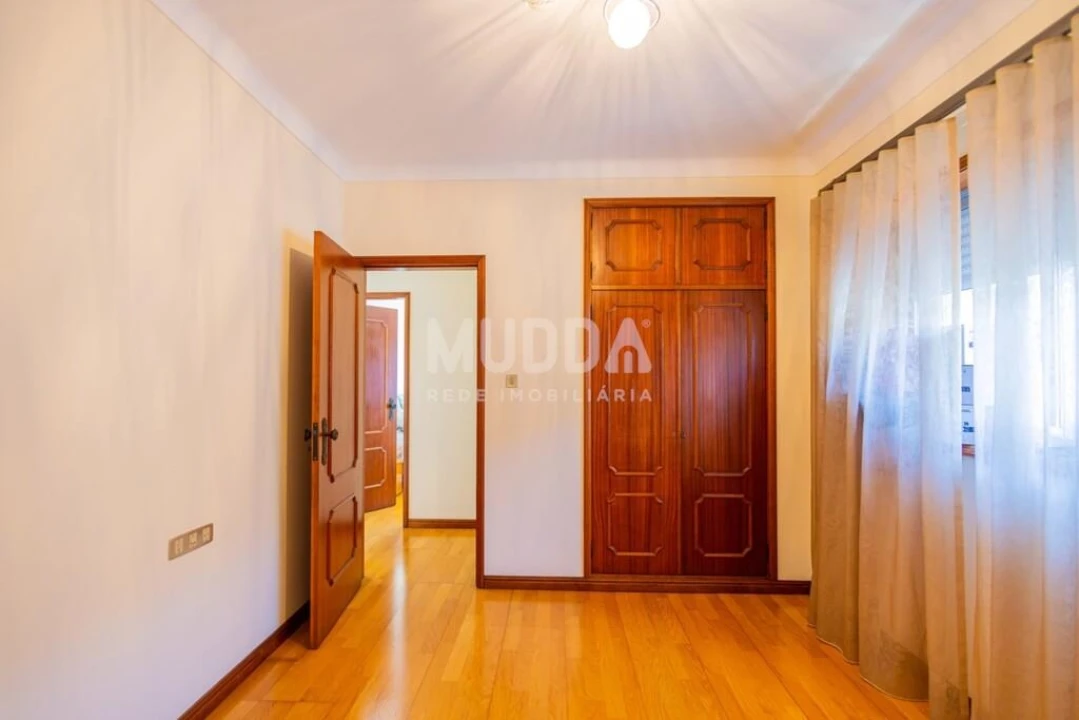 Moradia T5 para Venda em São Martinho da Gandara Foto 7