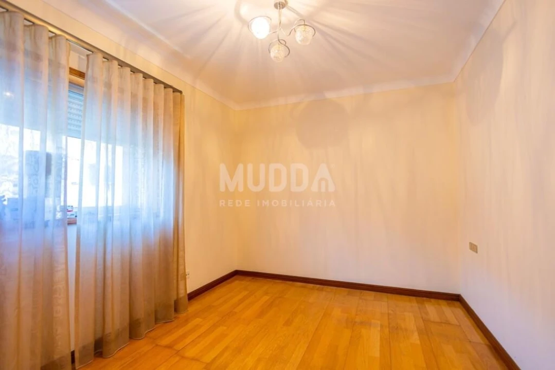 Moradia T5 para Venda em São Martinho da Gandara Foto 6