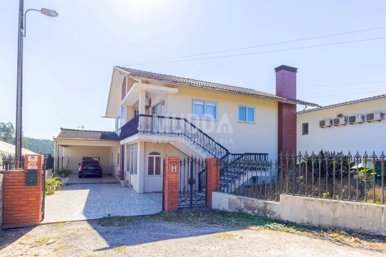 Moradia T5 para Venda em São Martinho da Gandara Foto 1