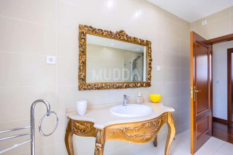 Moradia T5 para Venda em São Martinho da Gandara Foto 44