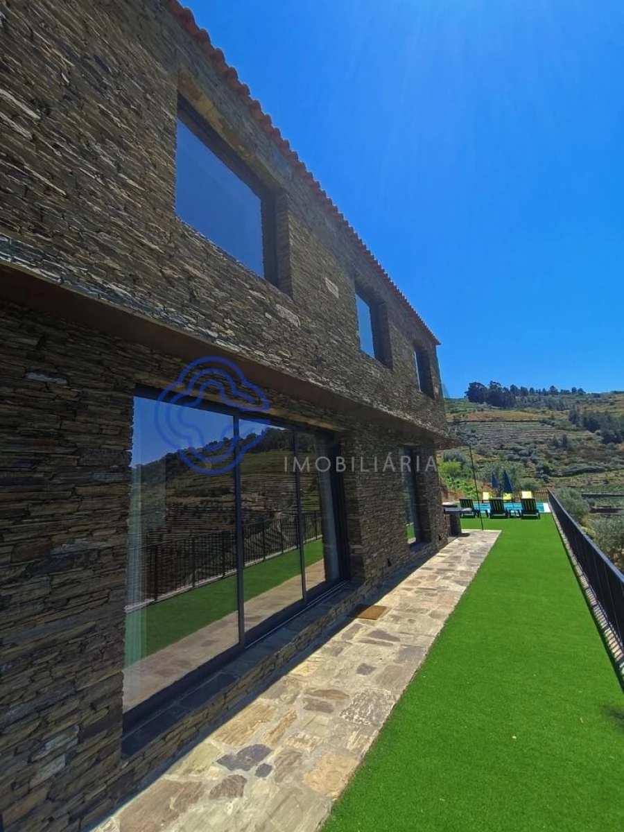 Quinta T3 para Venda em Valença do Douro Foto 5