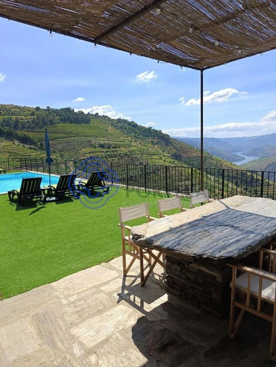 Quinta T3 para Venda em Valença do Douro Foto 3