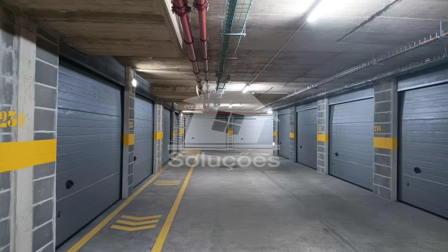 Garagem para Arrendamento em Portimão Foto 5